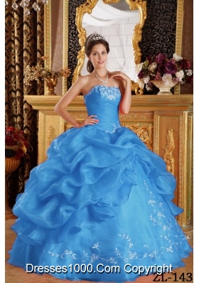 2014 Aqua Blue Ball Gown Strapless  Embroidery Quinceanera Dress with Pick-ups