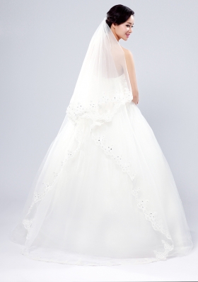 2014 Fingertip Veil Two-Tier Lace Appliques Edge