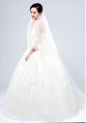 2014 Fingertip Veil Two-Tier Lace Appliques Edge