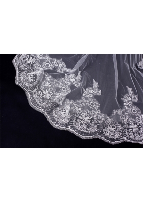 Classic One-Tier Lace Appliques Edge Wedding Veil