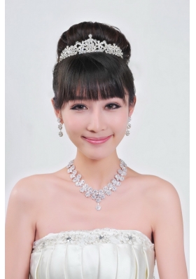 Gorgeous Alloy With Rhinestone Ladies' Necklace and Tiara