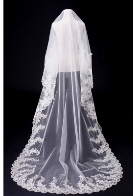 Romantic Lave Edge White Two-Tier Fingertip Bridal Veils