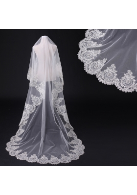 2014 Cheap Two-Tier White Fingertip Veil with Lace Edge