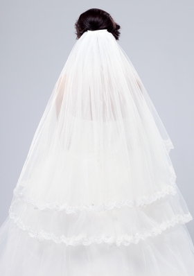 2014 Simple Four-Tier Bridal Veils with Lace Appliques Edge