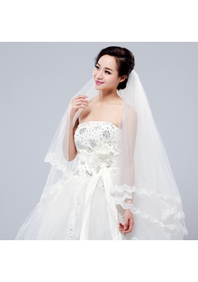 2014 Simple Four-Tier Bridal Veils with Lace Appliques Edge