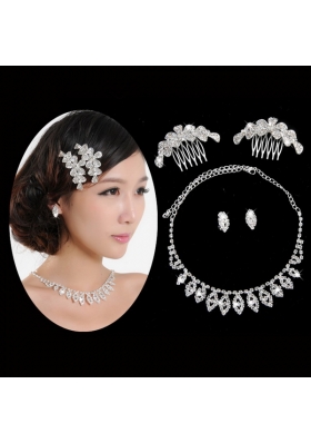 Dreamlike Necklace and Earrings Jewelry Set with Imitation Pearl