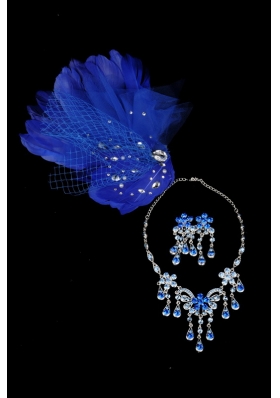 Beautiful Rhinestone and Feather Head Flower and Necklace