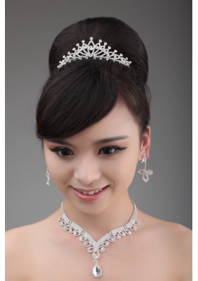 Dreamlike Rhinestone And Alloy Jewelry Set with Crown Necklace And Earrings