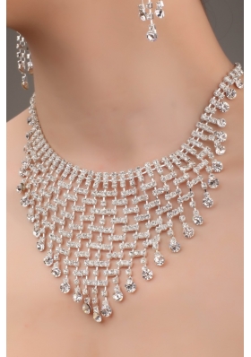 Luxurious Pearl and Alloy Dignified Ladies' Tiara and Necklace