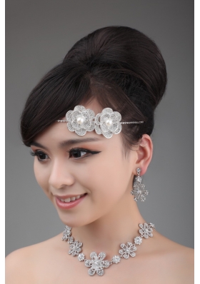 Round Shape Pearl and Alloy and Rhinestone Tiara and Necklace
