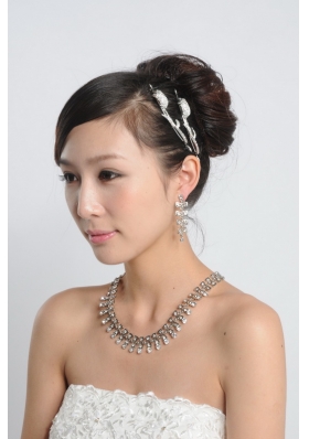 Dreamlike Rhinestone Dignified Necklace