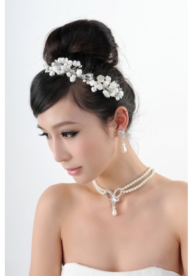 Dignified Necklace and Earings Jewelry Set Including Hairpins