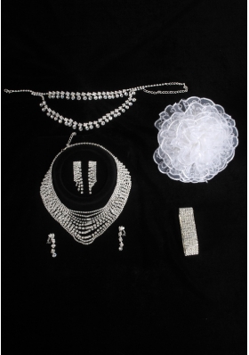 Glamourious Bridal Jewelry Sets with Necklace Earings and Bracelet