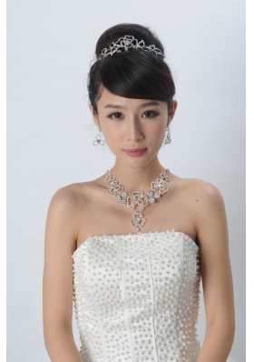 Intensive Flower Dazzling Crystal Jewelry Set Including Necklace And Tiara