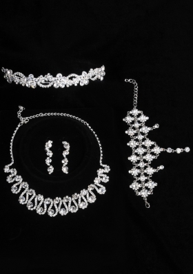 Dreamlike Rhinestones Alloy Necklace And Earrings Jewelry Set