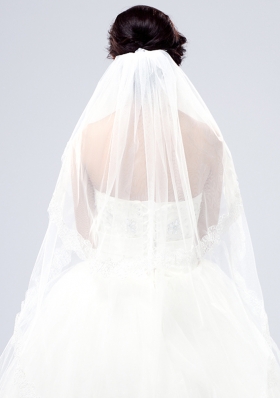 2014 Simple One-Tier Bridal Veils with Lace Appliques Edge