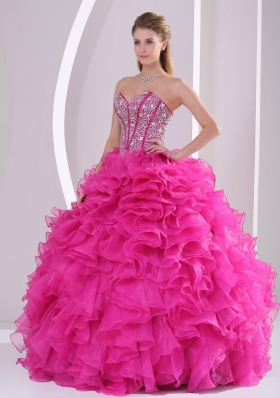 2015 Fuchsia Ruffles Ball Gown Sweetheart Beaded Decorate Quinceanera Gowns