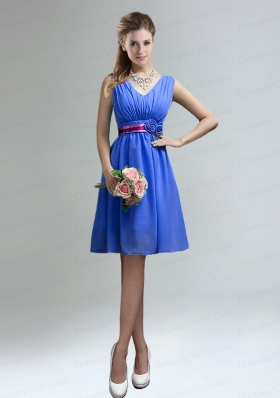 Elegant V-neck Ruched Dama Dress with Belt for Sale