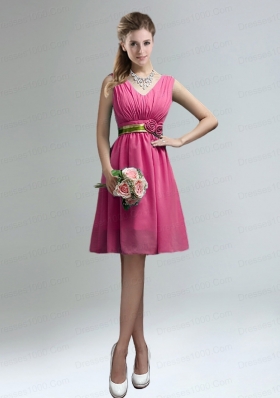 Elegant V-neck Ruched Dama Dress with Belt for Sale