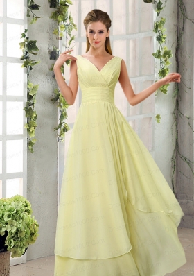 Ruching V Neck Chiffon Bridesmaid Dresses in Champagne