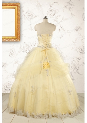 2015 Cute Beading Light Yellow Quinceanera Dresses