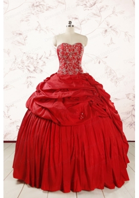 2015 Puffy Sweetheart Beading Quinceanera Dresses in Red