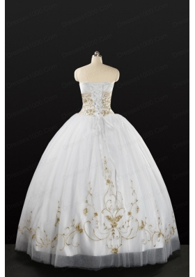 White Strapless 2015 Quinceanera Dress with Beading and Appliques