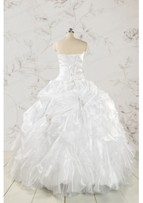 Classical White Quinceanera Dresses with Beading and Ruffles