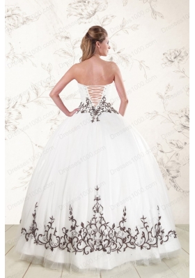 2015 Puffy Appliques Strapless White Quinceanera Dresses