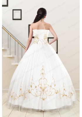 2015 Spring Elegant Modest Beading Quinceanera Dresses in White