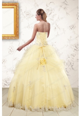 2015 Fashionable Beading Light Yellow Quinceanera Dresses