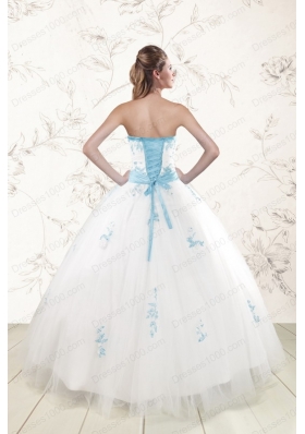 Fashionable White Ball Gown Quinceanera Dresses with Appliques and Beading
