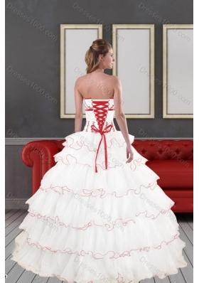 2015 Fashionable White Quinceanera Dresses with Appliques and Ruffled Layers