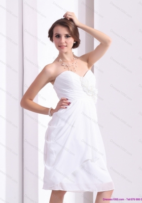 2015 Short Sweetheart White Prom Dress with Hand Made Flowers and Ruching