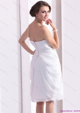 2015 Short Sweetheart White Prom Dress with Hand Made Flowers and Ruching