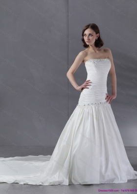 Cheap Beaded Strapless White Wedding Dresses with Chapel Train