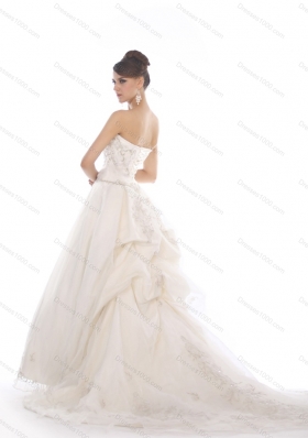 Cheap White Sweetheart Chapel Train Bridal Gowns with Beading and Appliques