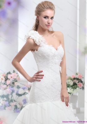 2015 Elegant One Shoulder Wedding Dress with Hand Made Flowers