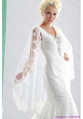 2015 Luxurious V Neck Wedding Dress with Lace and Appliques