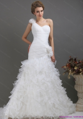 2015 Top Selling One Shoulder Wedding Dress with Ruching and Hand Made Flowers