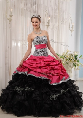 Best Selling Ruffles Sweetheart Quinceanera Gowns in Red and Black