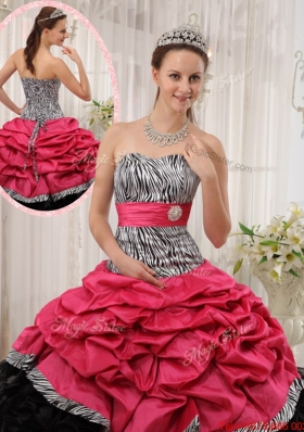 Best Selling Ruffles Sweetheart Quinceanera Gowns in Red and Black