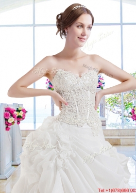 Pretty Sweetheart Appliques Wedding Gown with Chapel Train