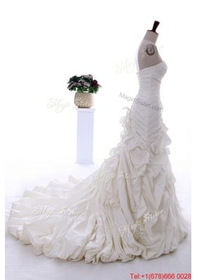 Pretty Exquisite Hand Made Flowers and Ruffles Wedding Dresses with Brush Train