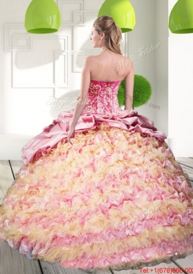 2015 Fashionable Quinceanera Gown with Ruffled Layers and Appliques