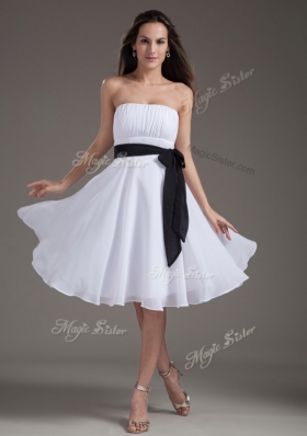 2016 Elegant Strapless Sash White Short Prom Dress for Homecoming