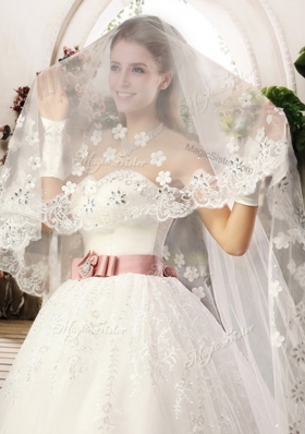 2016 Lovely Sweetheart Lace Appliques and Bowknot Wedding Dresses with Chapel Train