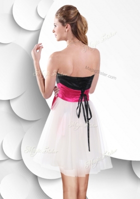 2016 Perfect Short White and Black Bridesmaid Dress with Bowknot