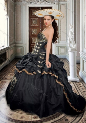 2016 Designer Taffeta Beaded and Applique Black Sweet 16 Dress with Brush Train