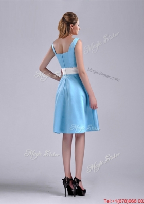 Simple Belted and Ruched Aqua Blue Bridesmaid Dress in Knee Length